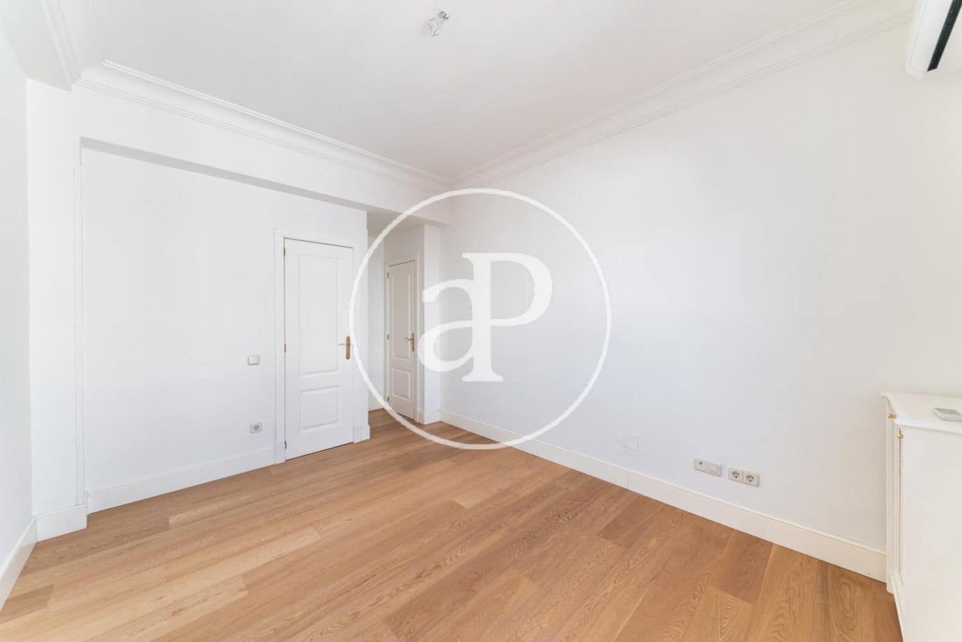 3 soveværelse Lejlighed til leje i Madrid by - € 3.900 (Ref: 9565254)