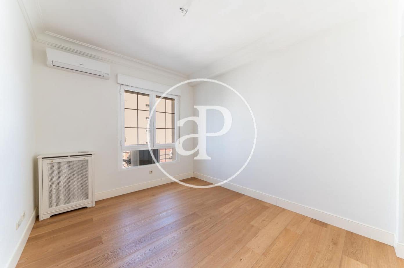 3 soveværelse Lejlighed til leje i Madrid by - € 3.900 (Ref: 9565254)