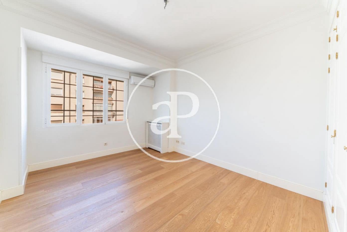 3 soveværelse Lejlighed til leje i Madrid by - € 3.900 (Ref: 9565254)