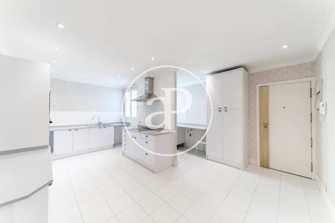 3 soveværelse Lejlighed til leje i Madrid by - € 3.900 (Ref: 9565254)