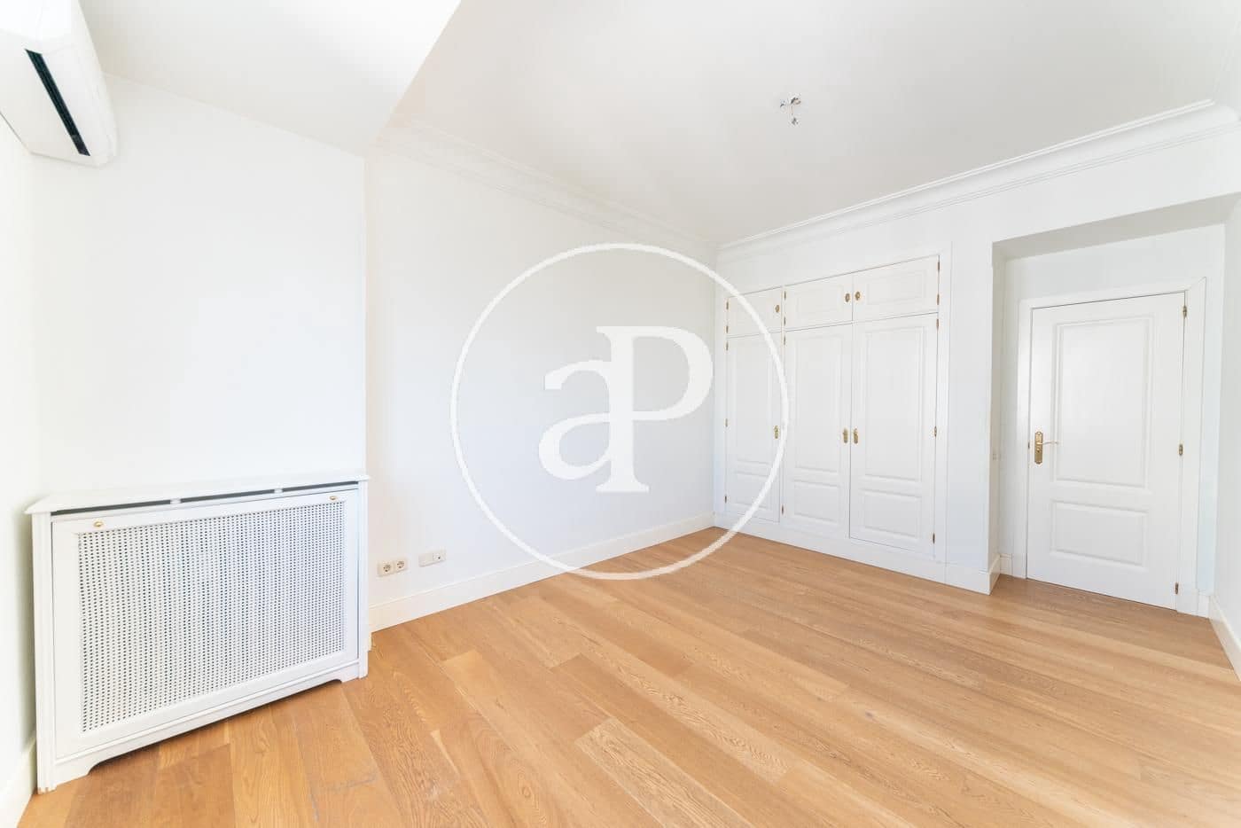 3 soveværelse Lejlighed til leje i Madrid by - € 3.900 (Ref: 9565254)