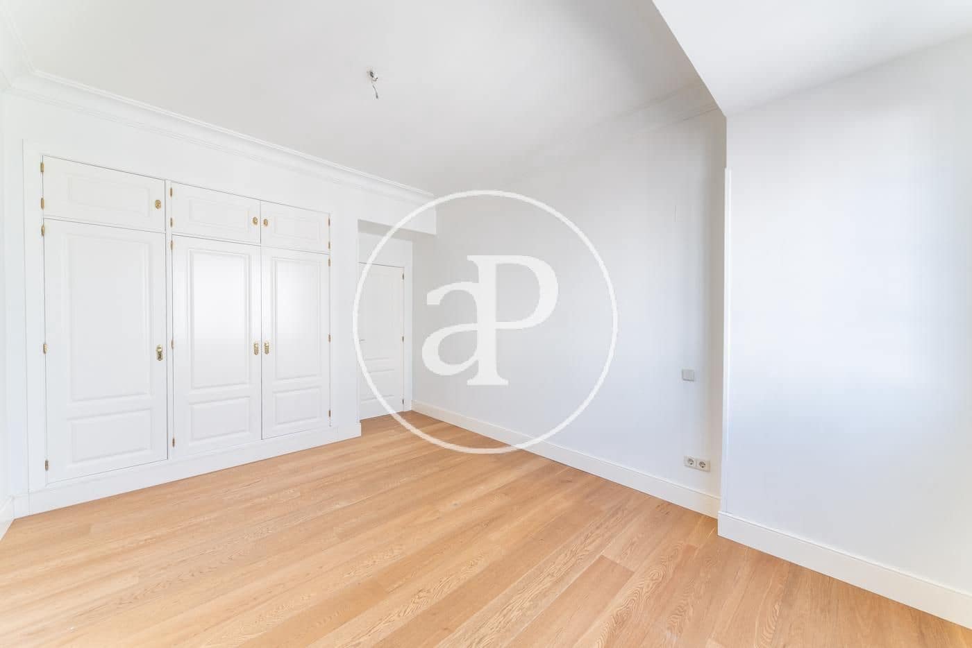 3 soveværelse Lejlighed til leje i Madrid by - € 3.900 (Ref: 9565254)