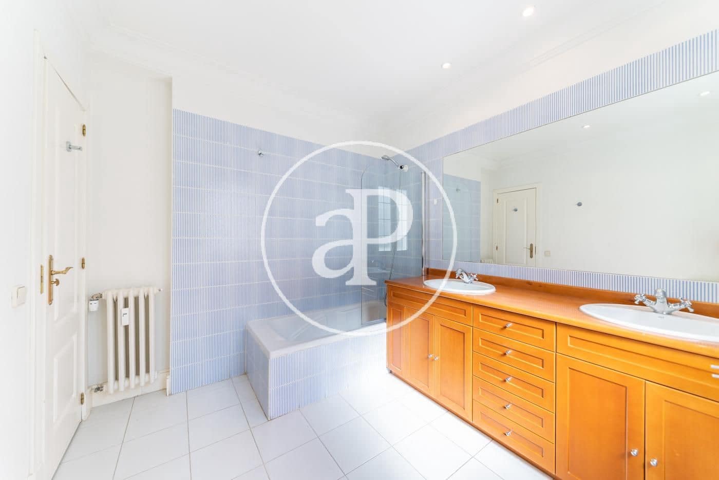 3 soveværelse Lejlighed til leje i Madrid by - € 3.900 (Ref: 9565254)