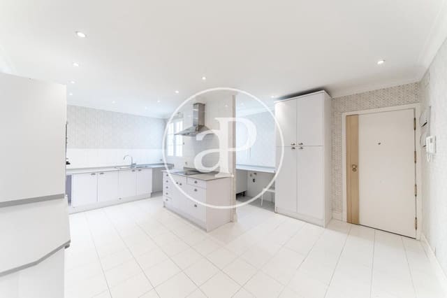 3 soveværelse Lejlighed til leje i Hispanoamérica, Madrid by - € 3.900 (Ref: 9565254)