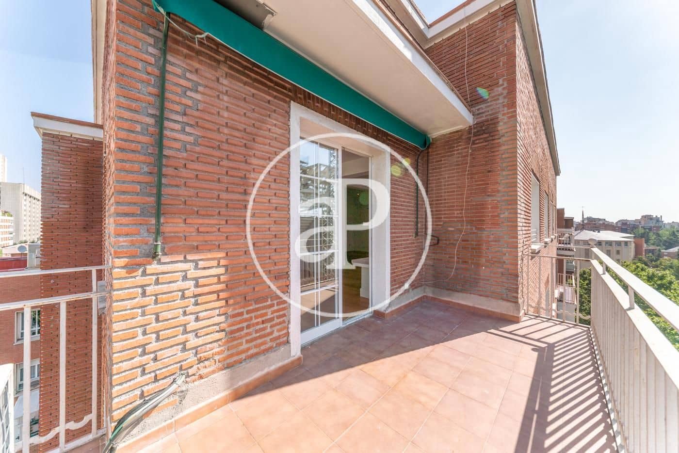 3 soveværelse Lejlighed til leje i Madrid by - € 3.900 (Ref: 9565254)