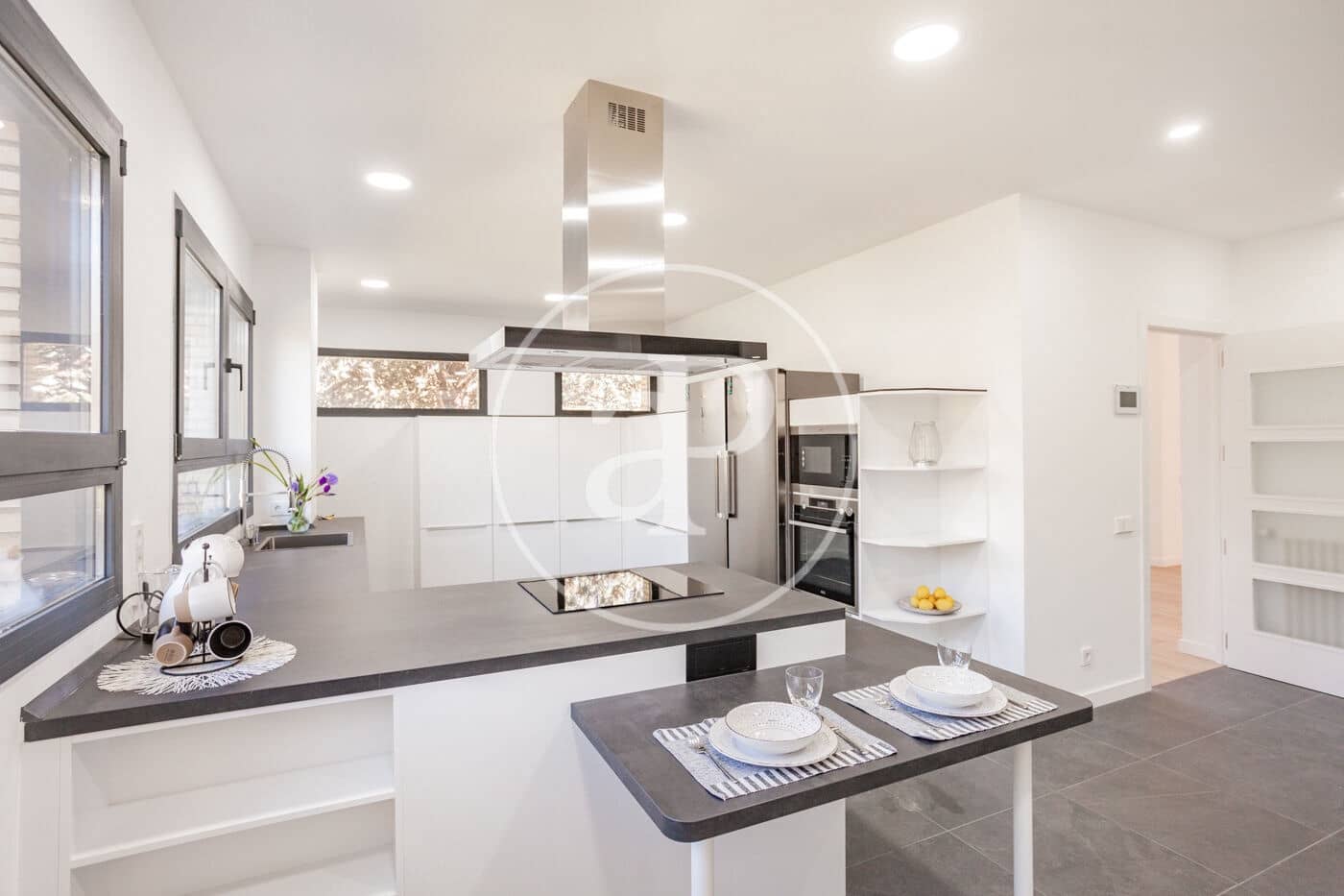 5 bedroom Villa for rent in San Sebastian de los Reyes with pool - € 6,500 (Ref: 9565256)