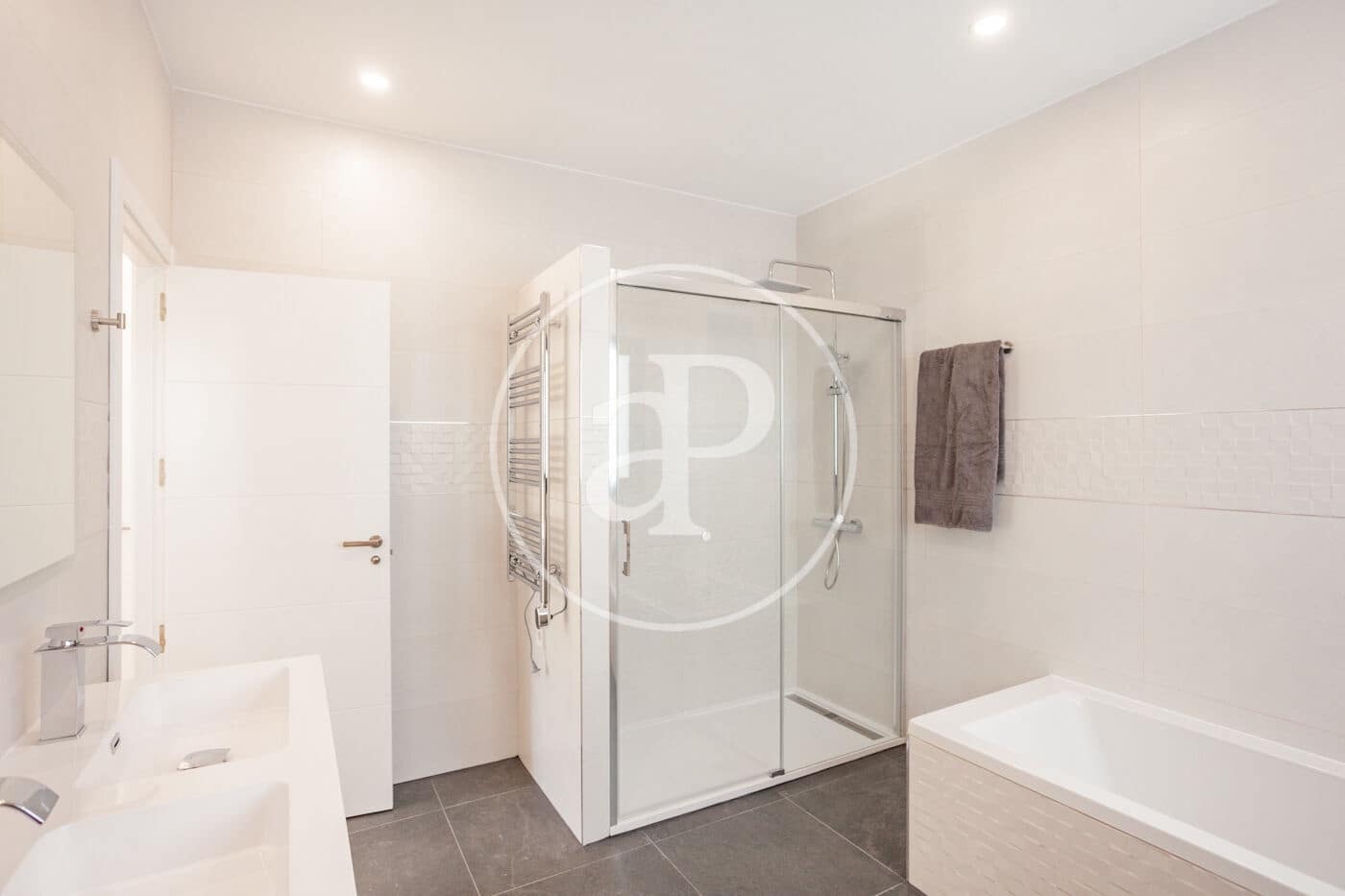 5 bedroom Villa for rent in San Sebastian de los Reyes with pool - € 6,500 (Ref: 9565256)