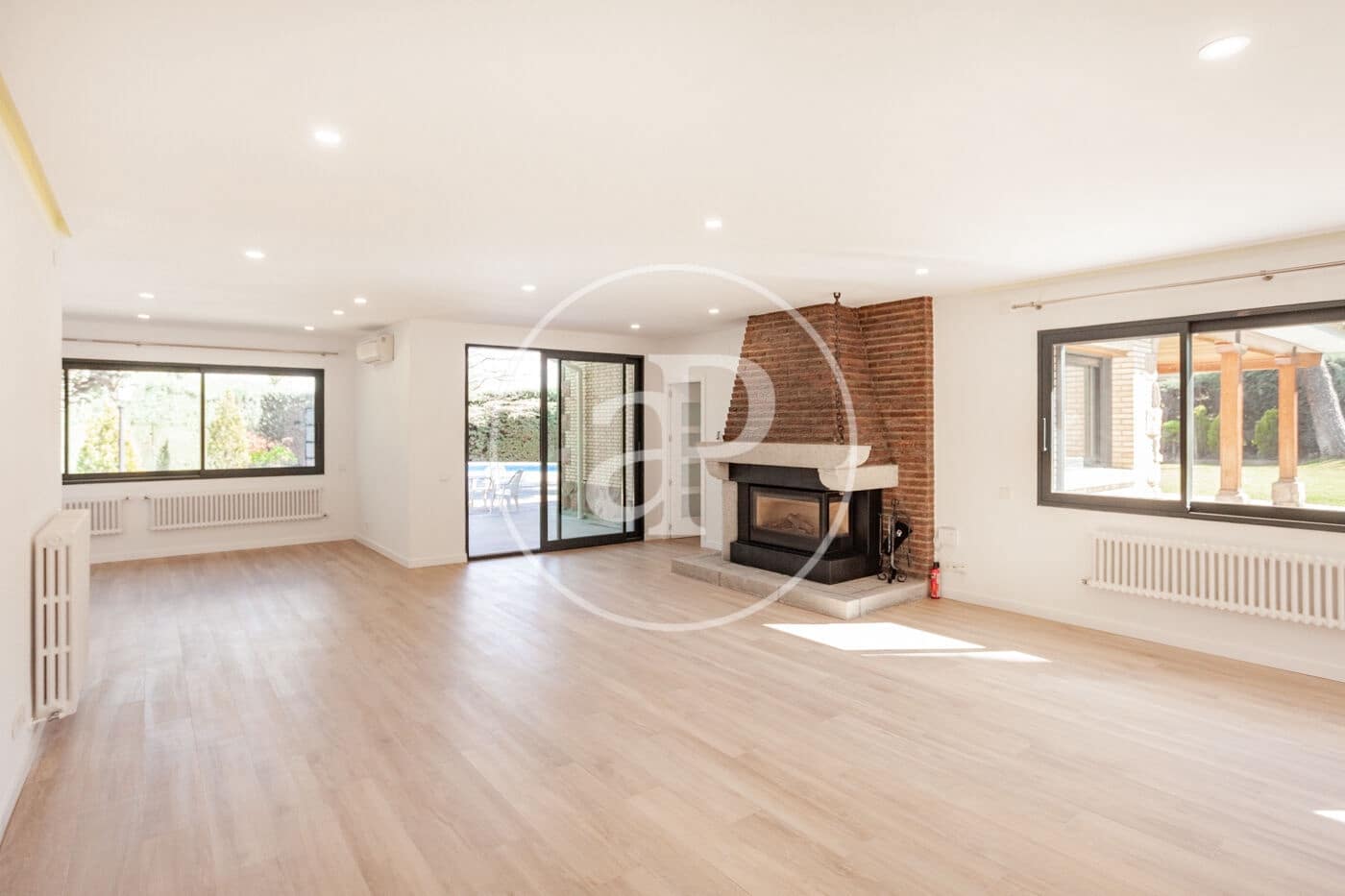 5 bedroom Villa for rent in San Sebastian de los Reyes with pool - € 6,500 (Ref: 9565256)