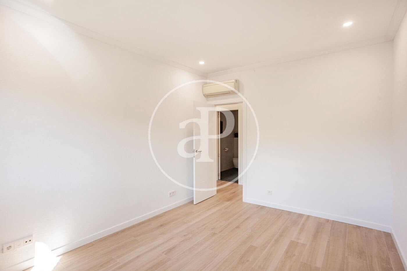 5 bedroom Villa for rent in San Sebastian de los Reyes with pool - € 6,500 (Ref: 9565256)