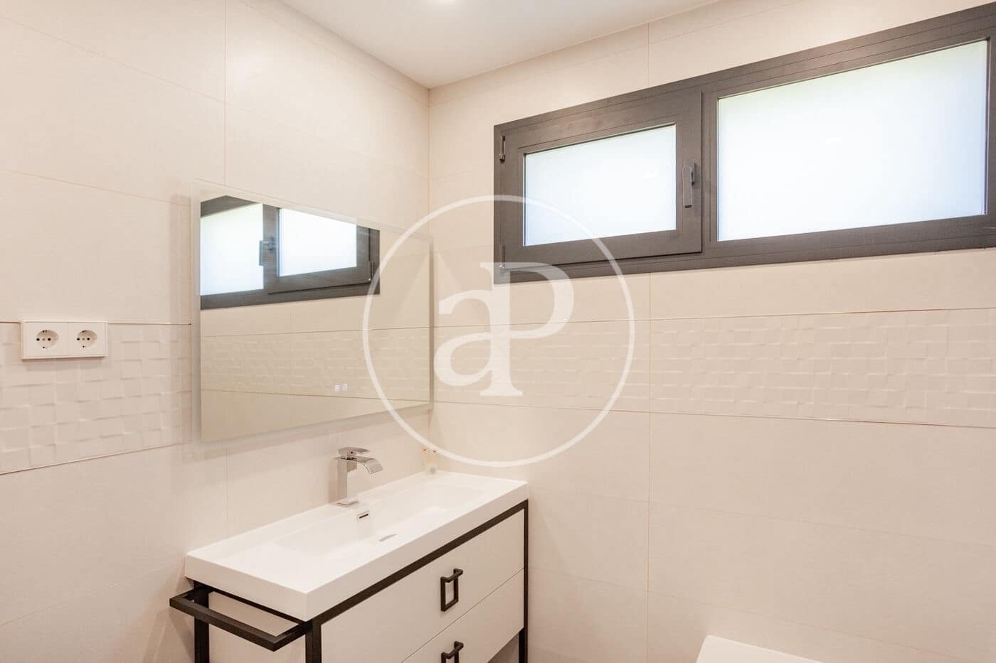 5 bedroom Villa for rent in San Sebastian de los Reyes with pool - € 6,500 (Ref: 9565256)