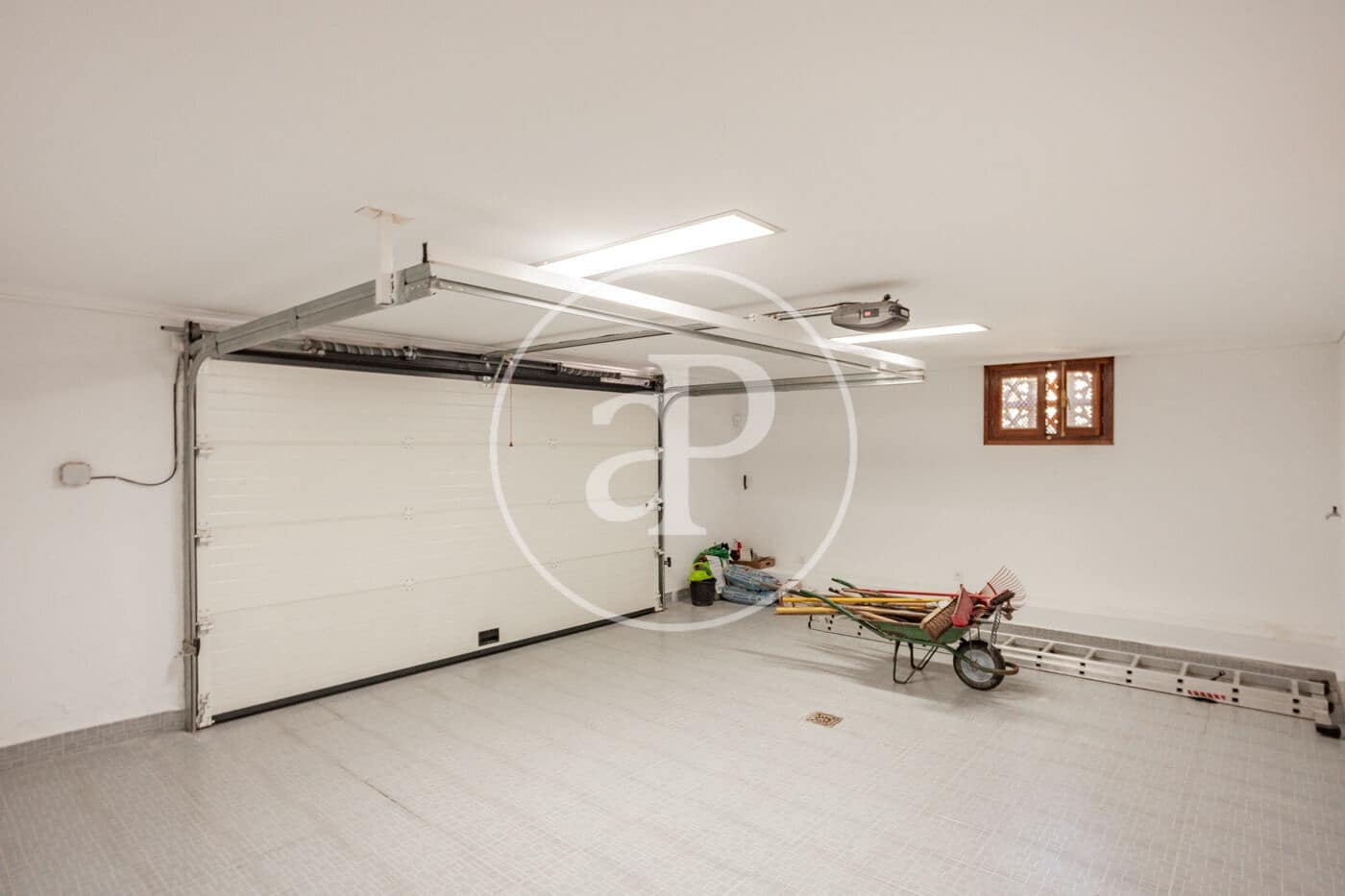 5 bedroom Villa for rent in San Sebastian de los Reyes with pool - € 6,500 (Ref: 9565256)