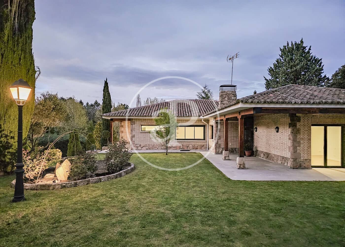 5 bedroom Villa for rent in San Sebastian de los Reyes with pool - € 6,500 (Ref: 9565256)