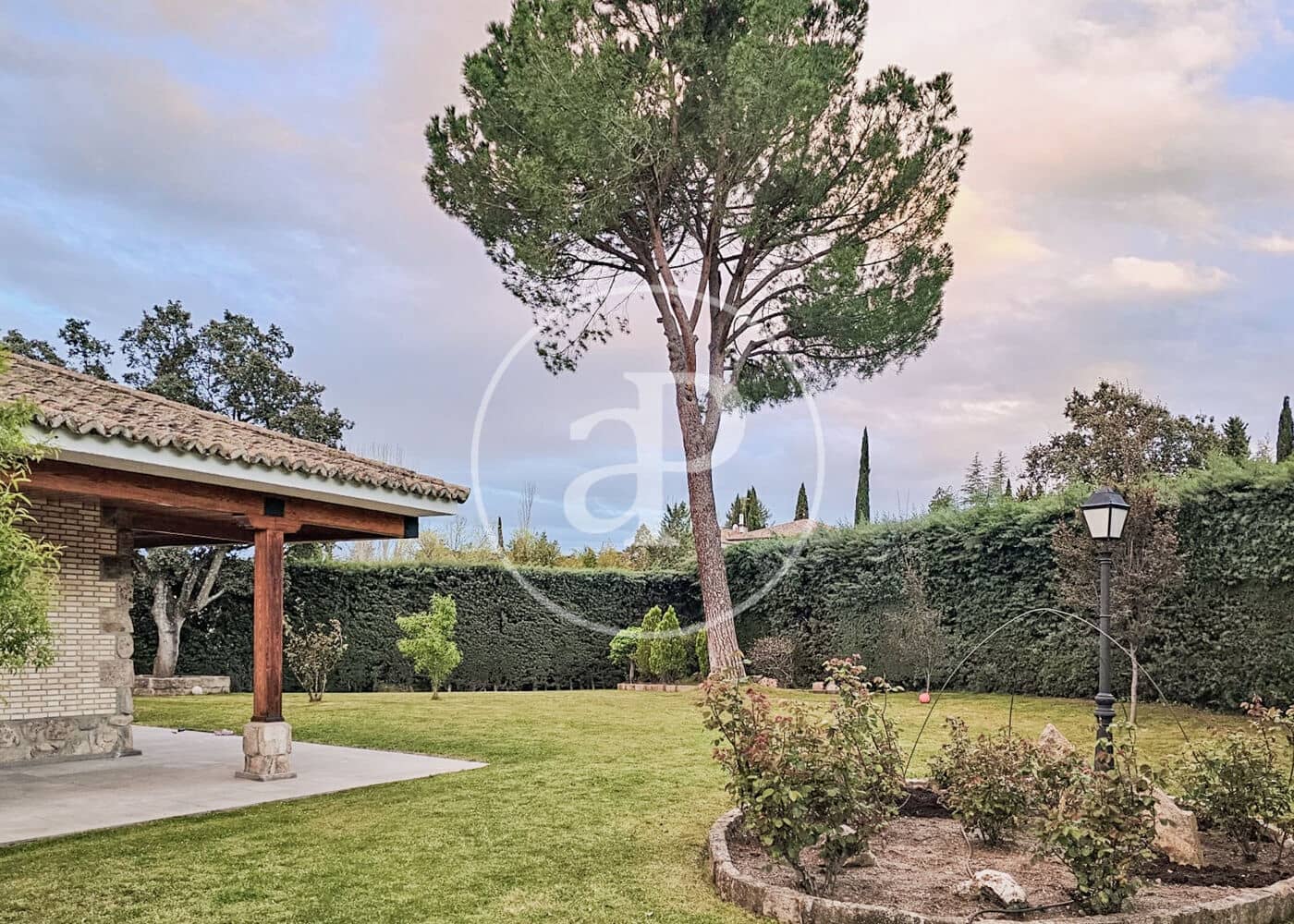 5 bedroom Villa for rent in San Sebastian de los Reyes with pool - € 6,500 (Ref: 9565256)