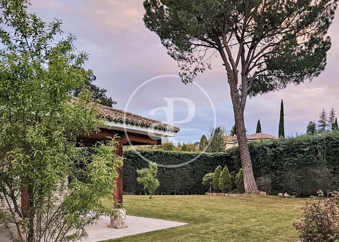 5 bedroom Villa for rent in San Sebastian de los Reyes with pool - € 6,500 (Ref: 9565256)