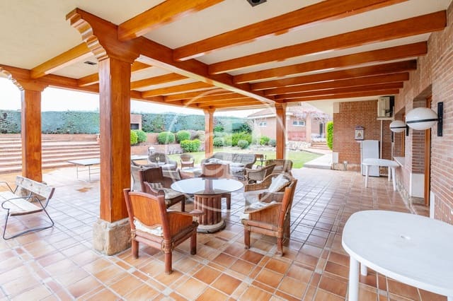 8 Zimmer Villa zu verkaufen in Fuente del Fresno, San Sebastián de los Reyes mit Pool - 1.790.000 € (Ref: 9568670)