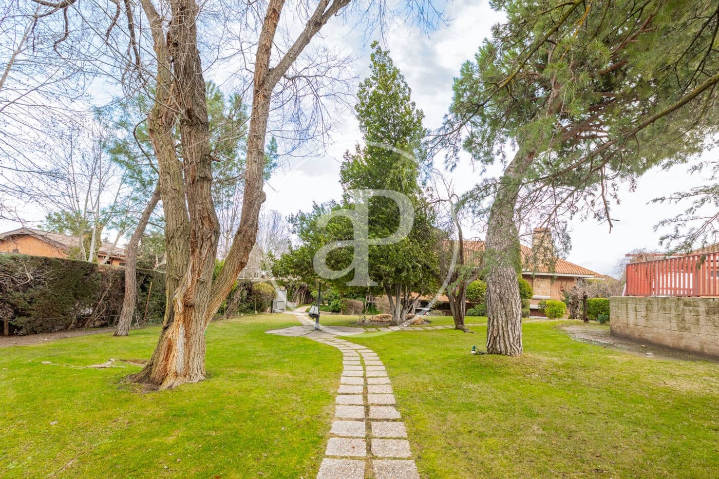 8 Zimmer Villa zu verkaufen in San Sebastian de los Reyes mit Pool - 1.790.000 € (Ref: 9568670)