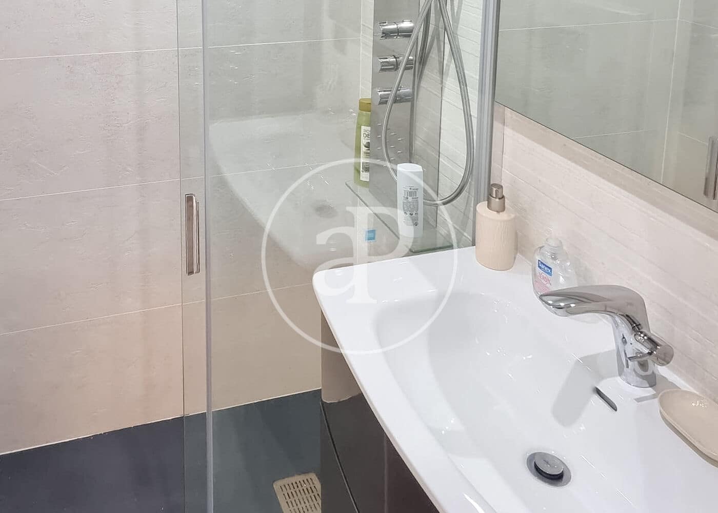 2 soveværelse Lejlighed til leje i Madrid by - € 1.700 (Ref: 9568671)