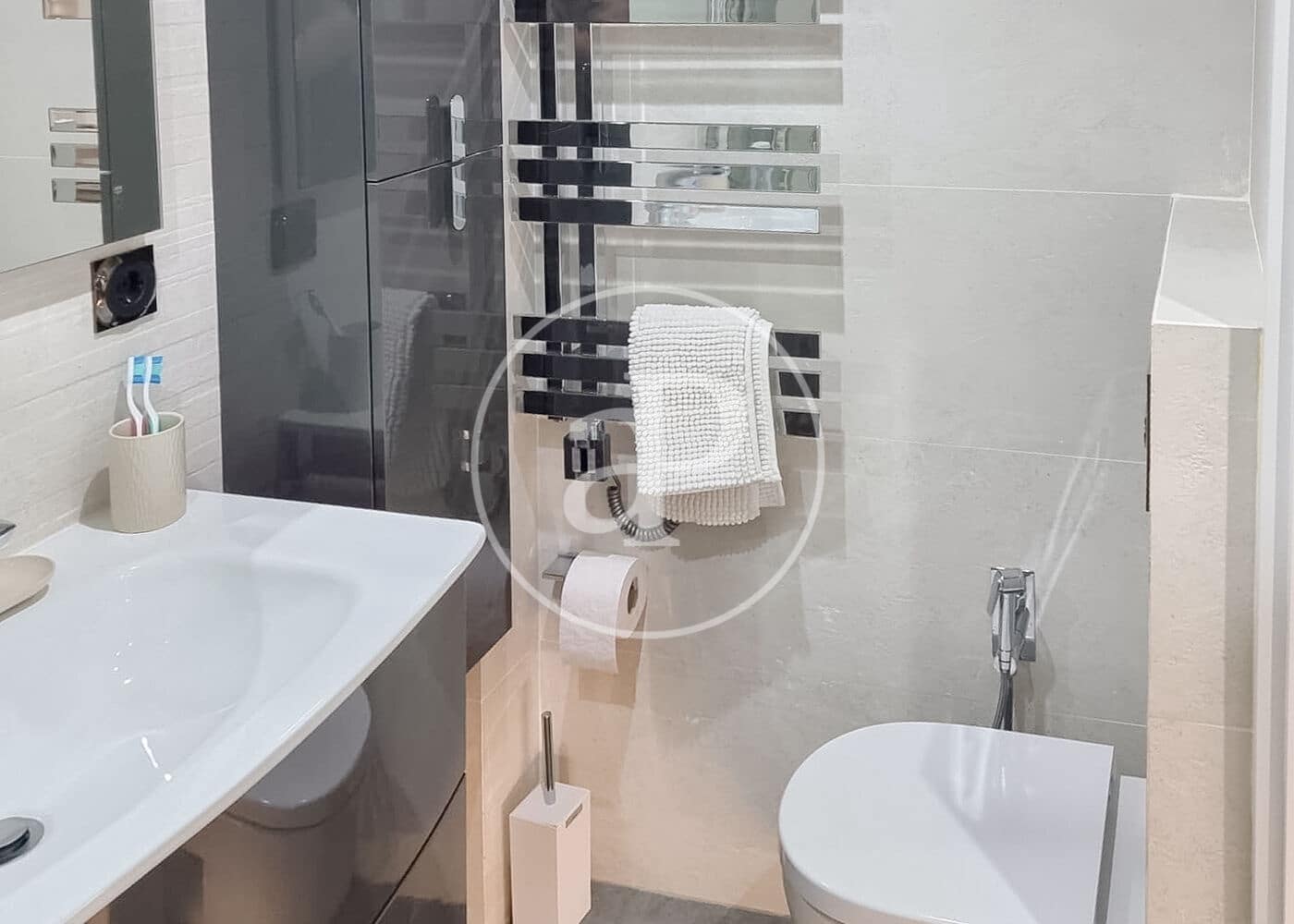 2 soveværelse Lejlighed til leje i Madrid by - € 1.700 (Ref: 9568671)