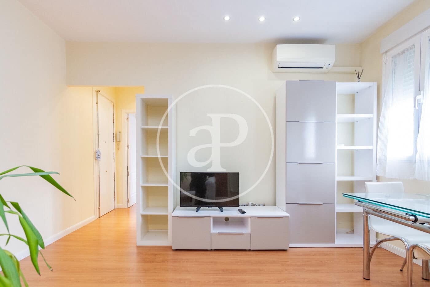 1 soveværelse Lejlighed til leje i Madrid by - € 1.800 (Ref: 9568673)