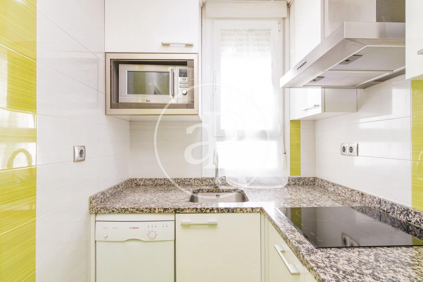 1 soveværelse Lejlighed til leje i Madrid by - € 1.800 (Ref: 9568673)