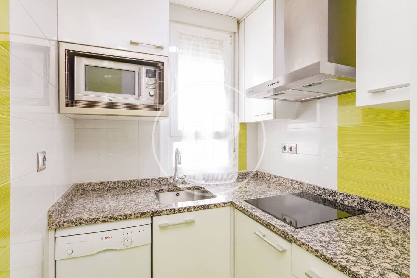 1 soveværelse Lejlighed til leje i Madrid by - € 1.800 (Ref: 9568673)