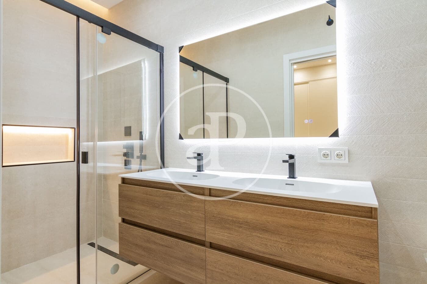 Apartamento de 2 habitaciones en Madrid ciudad en venta - 1.050.000 € (Ref: 9568675)