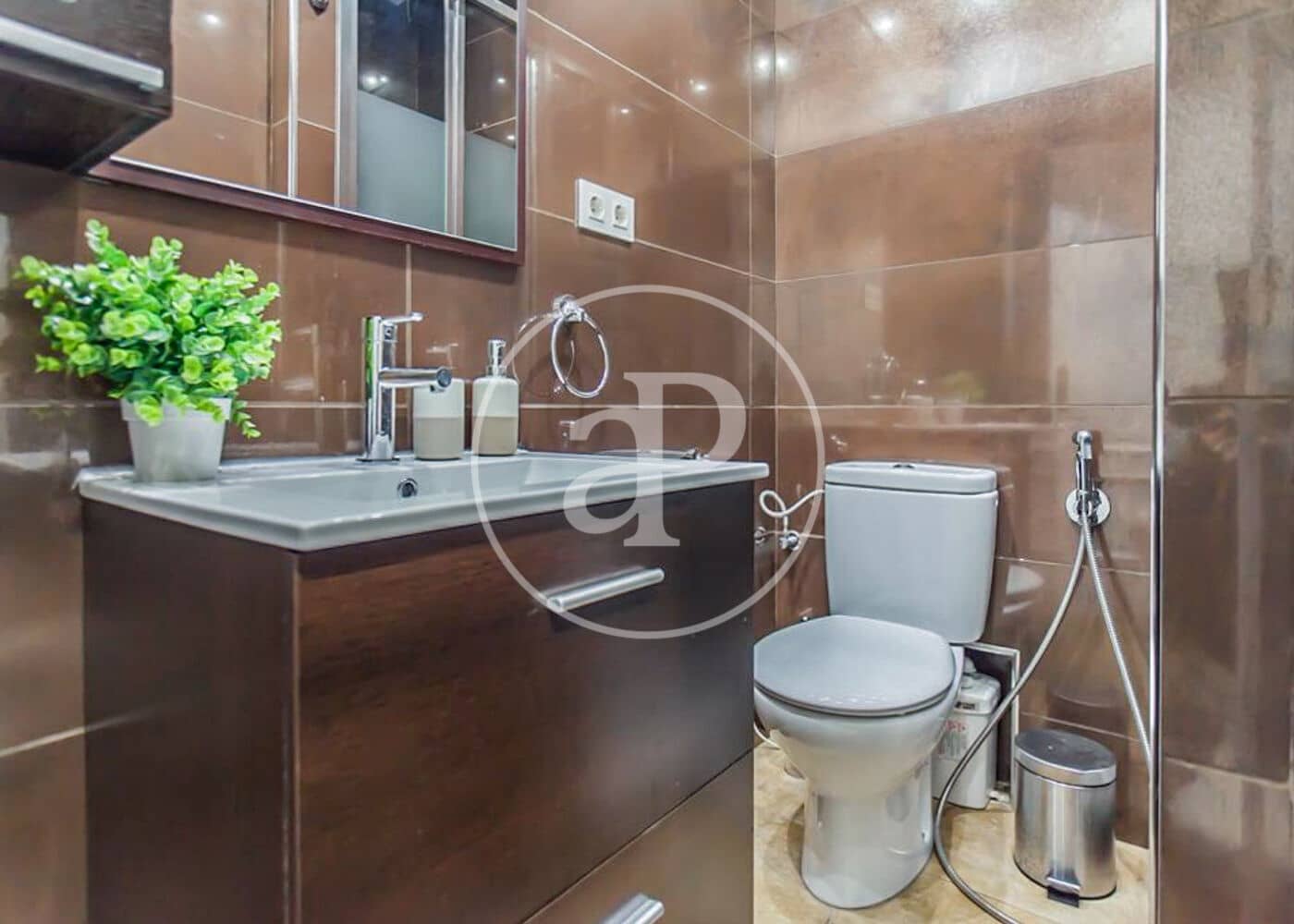 Appartement de 2 chambres à louer à Madrid ville - 1 950 € (Ref: 9568677)