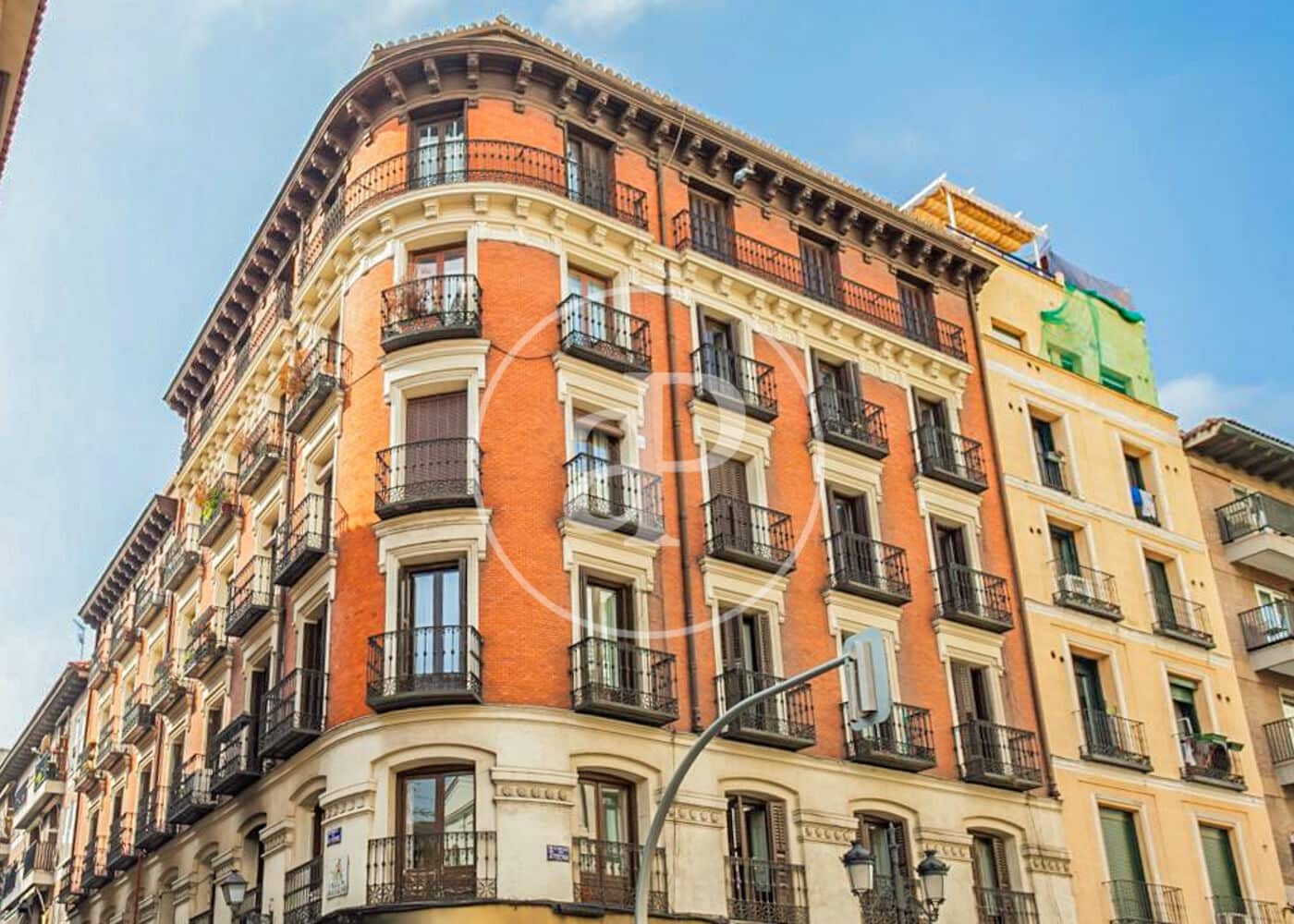 Appartement de 2 chambres à louer à Madrid ville - 1 950 € (Ref: 9568677)