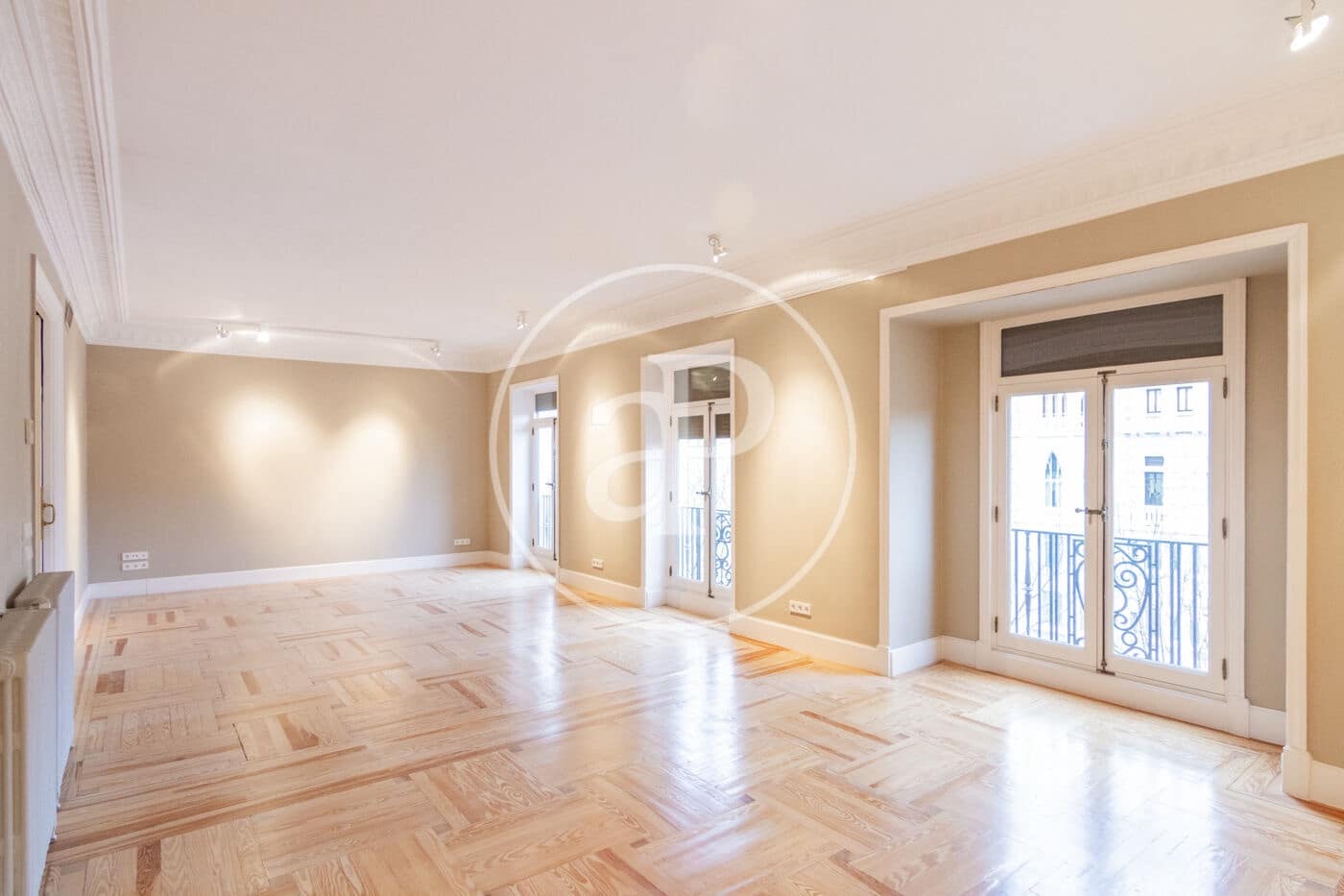 5 soveværelse Lejlighed til leje i Madrid by - € 9.000 (Ref: 9568680)