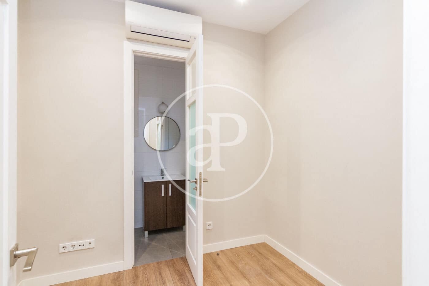 5 soveværelse Lejlighed til leje i Madrid by - € 9.000 (Ref: 9568680)