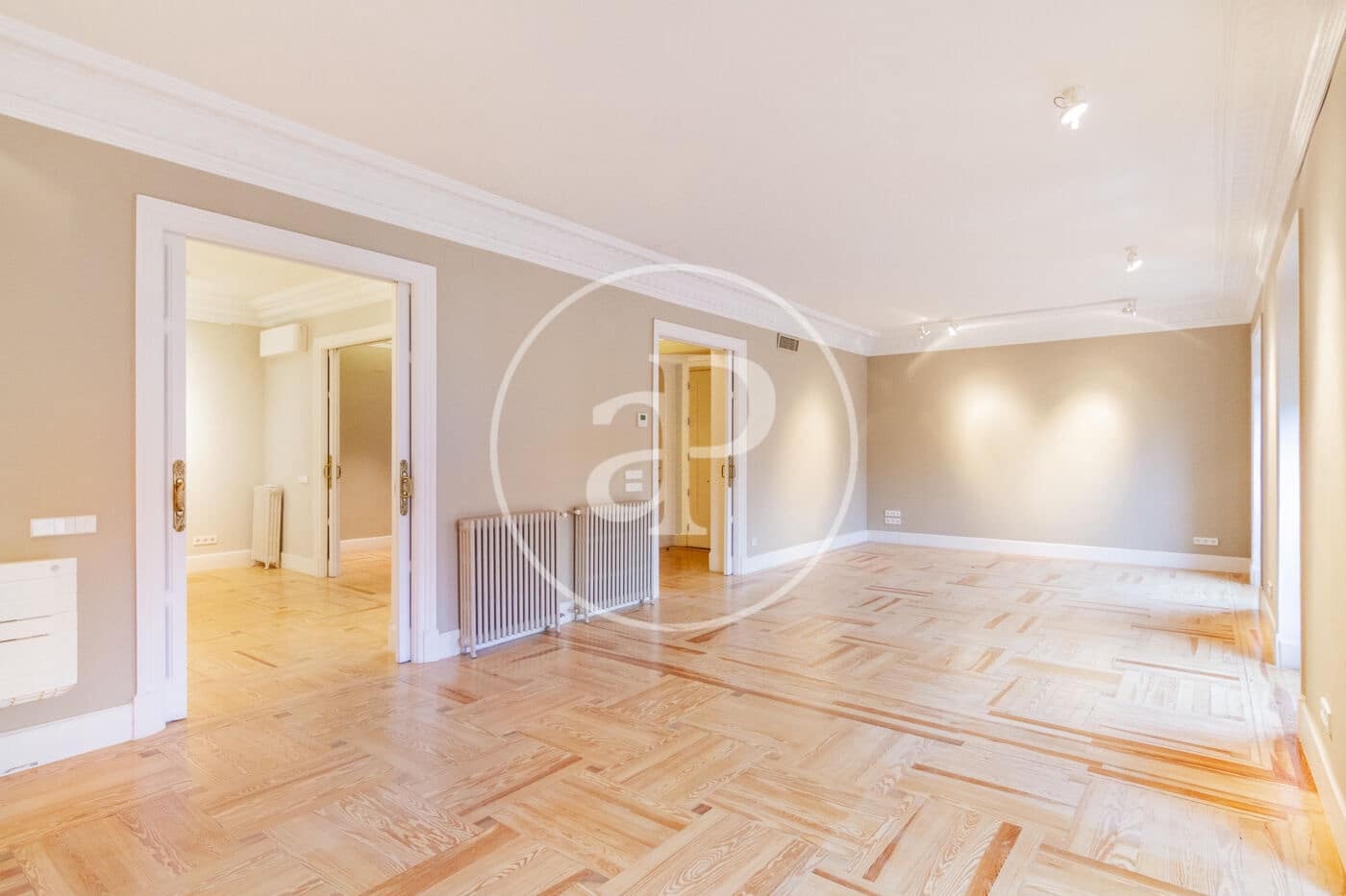 5 soveværelse Lejlighed til leje i Madrid by - € 9.000 (Ref: 9568680)