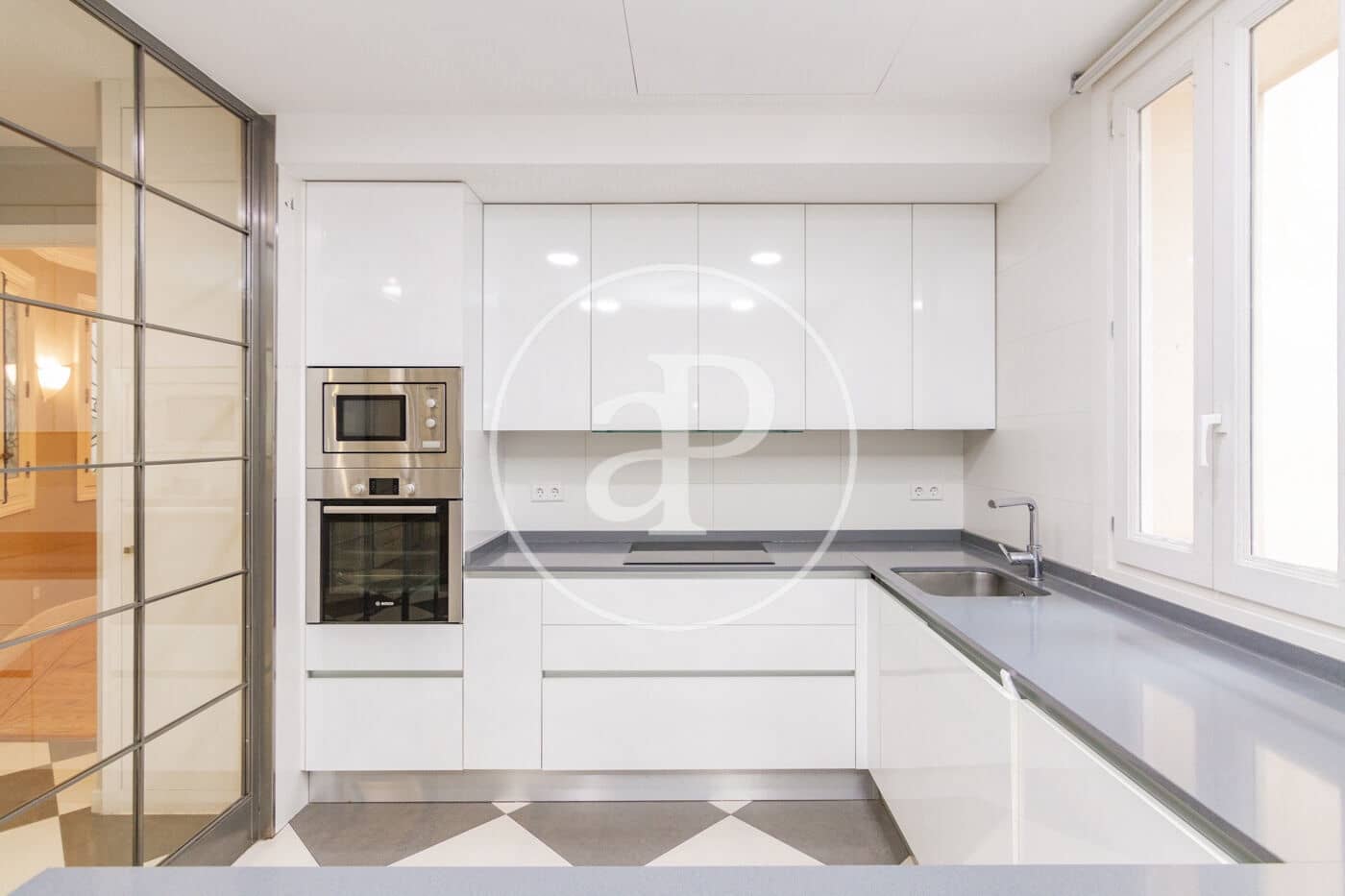 5 soveværelse Lejlighed til leje i Madrid by - € 9.000 (Ref: 9568680)