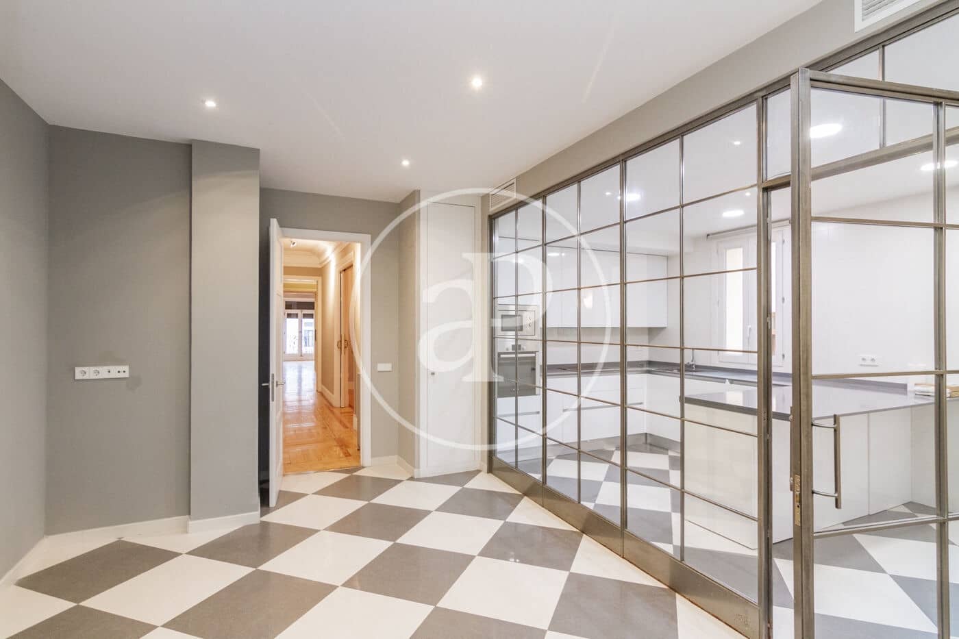 5 soveværelse Lejlighed til leje i Madrid by - € 9.000 (Ref: 9568680)