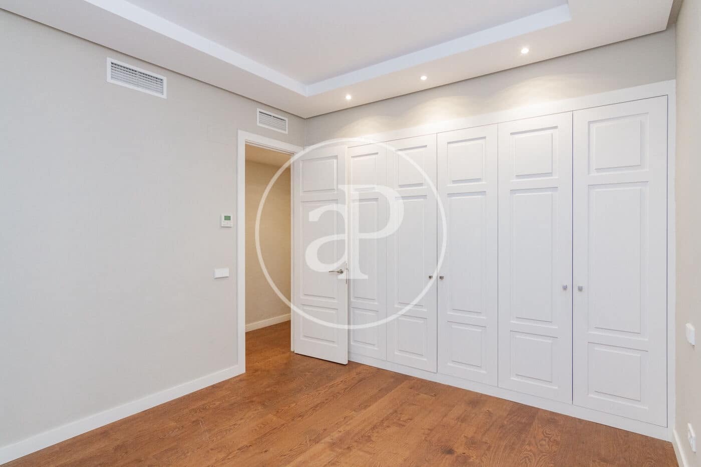 5 soveværelse Lejlighed til leje i Madrid by - € 9.000 (Ref: 9568680)