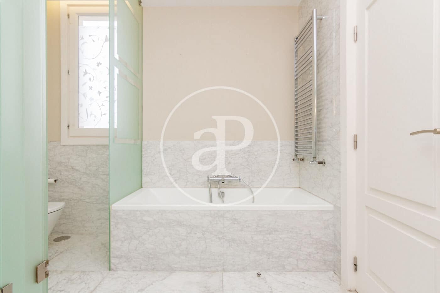 5 soveværelse Lejlighed til leje i Madrid by - € 9.000 (Ref: 9568680)