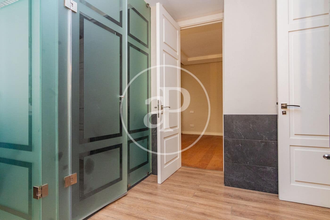 5 soveværelse Lejlighed til leje i Madrid by - € 9.000 (Ref: 9568680)