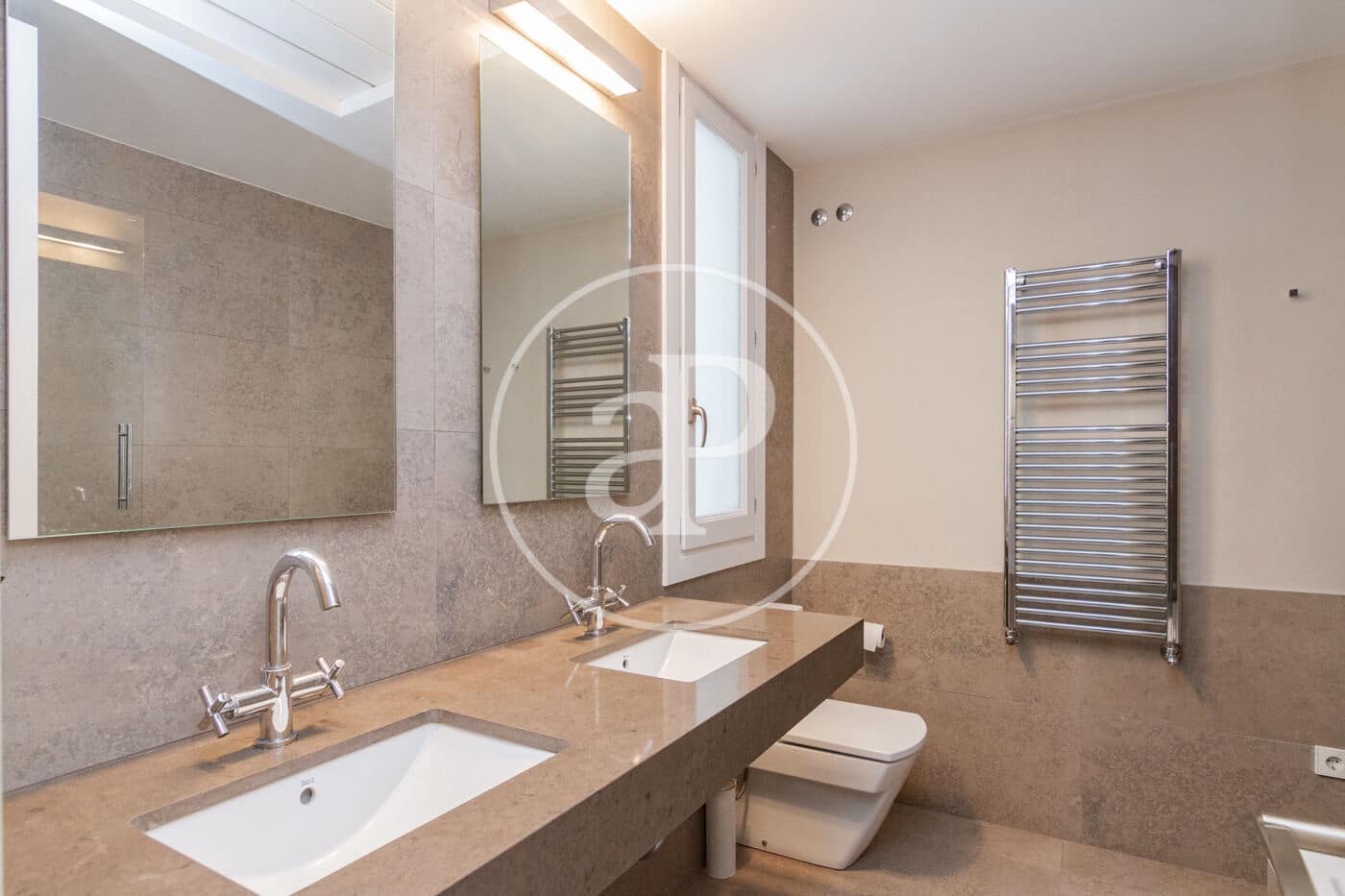 5 soveværelse Lejlighed til leje i Madrid by - € 9.000 (Ref: 9568680)