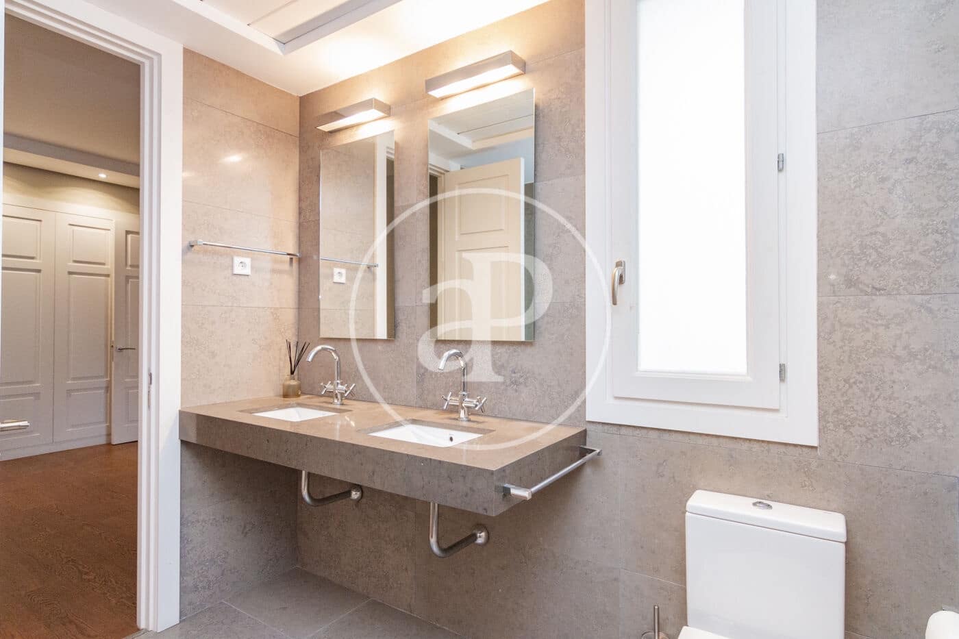 5 soveværelse Lejlighed til leje i Madrid by - € 9.000 (Ref: 9568680)