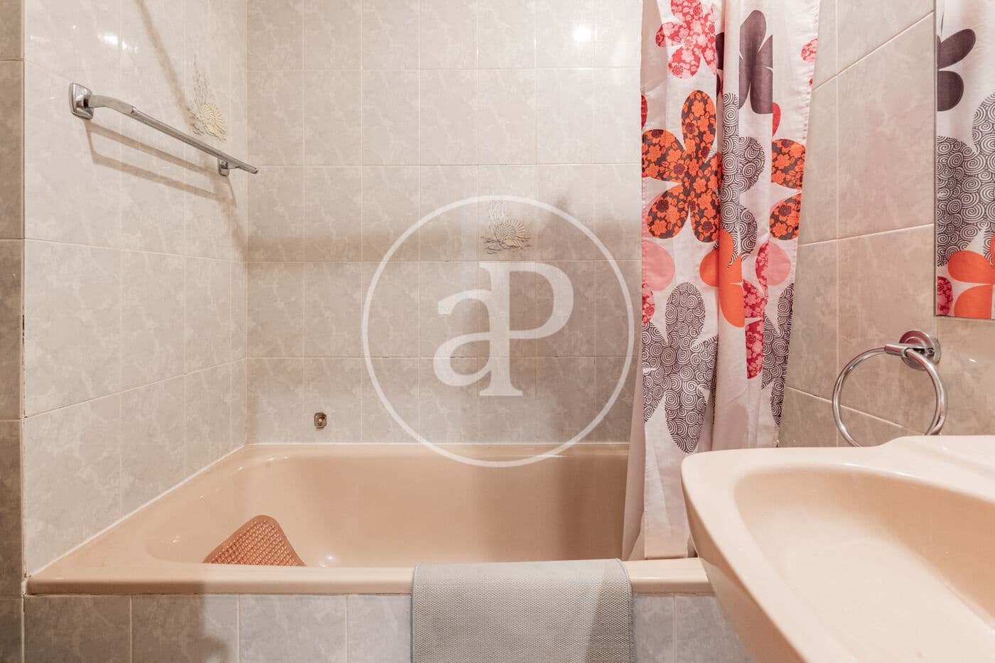 2 soveværelse Lejlighed til salg i Madrid by - € 357.000 (Ref: 9568681)