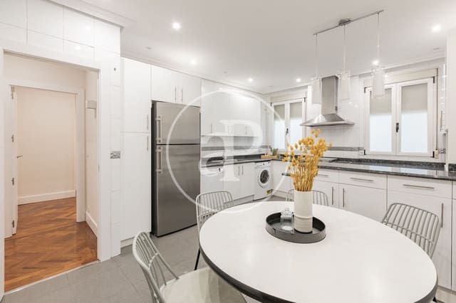 3 soveværelse Lejlighed til leje i Castellana, Madrid by - € 3.700 (Ref: 9571182)