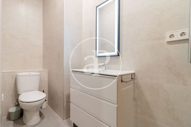 Appartement de 2 chambres à louer à Palacio, Madrid ville - 3 900 € (Ref: 9571186)
