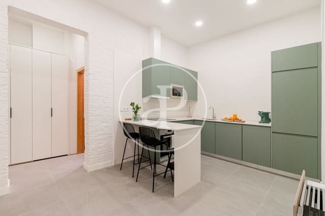 Appartement de 2 chambres à louer à Palacio, Madrid ville - 3 900 € (Ref: 9571186)