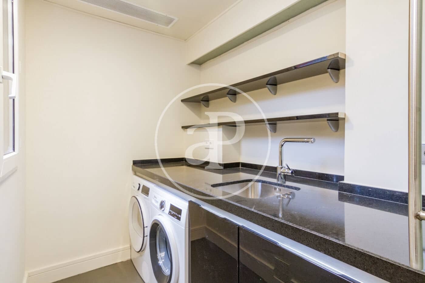 6 camera da letto Appartamento da affittare in Madrid citta con piscina - 8.250 € (Rif: 9574640)