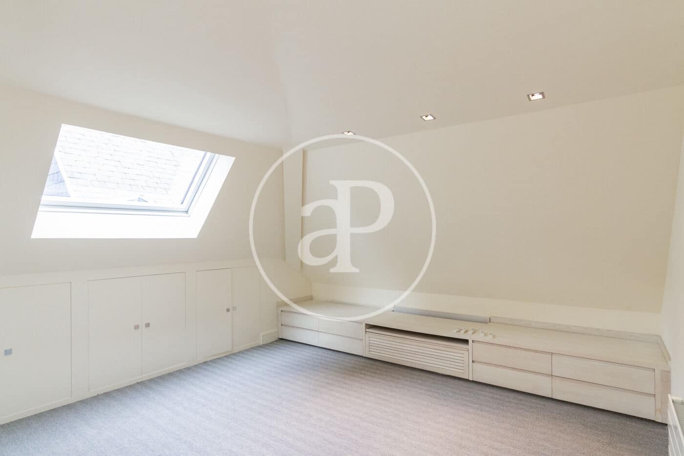 6 camera da letto Appartamento da affittare in Madrid citta con piscina - 8.250 € (Rif: 9574640)