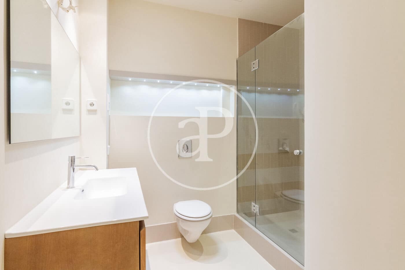 6 camera da letto Appartamento da affittare in Madrid citta con piscina - 8.250 € (Rif: 9574640)