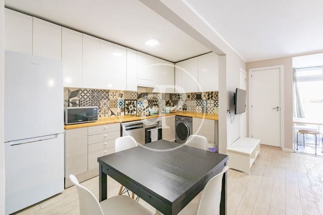 Appartement de 2 chambres à louer à Valdeacederas, Madrid ville - 2 400 € (Ref: 9582950)