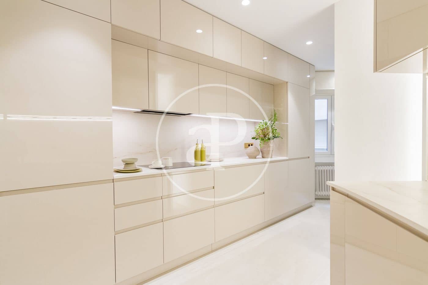 3 quarto Apartamento para arrendar em Madrid cidade - 6 300 € (Ref: 9582951)