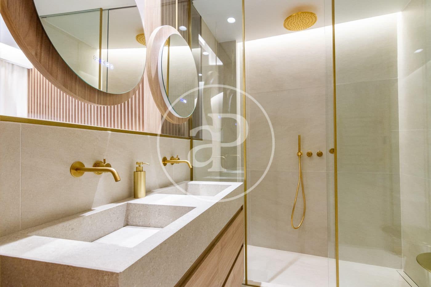 3 quarto Apartamento para arrendar em Madrid cidade - 6 300 € (Ref: 9582951)