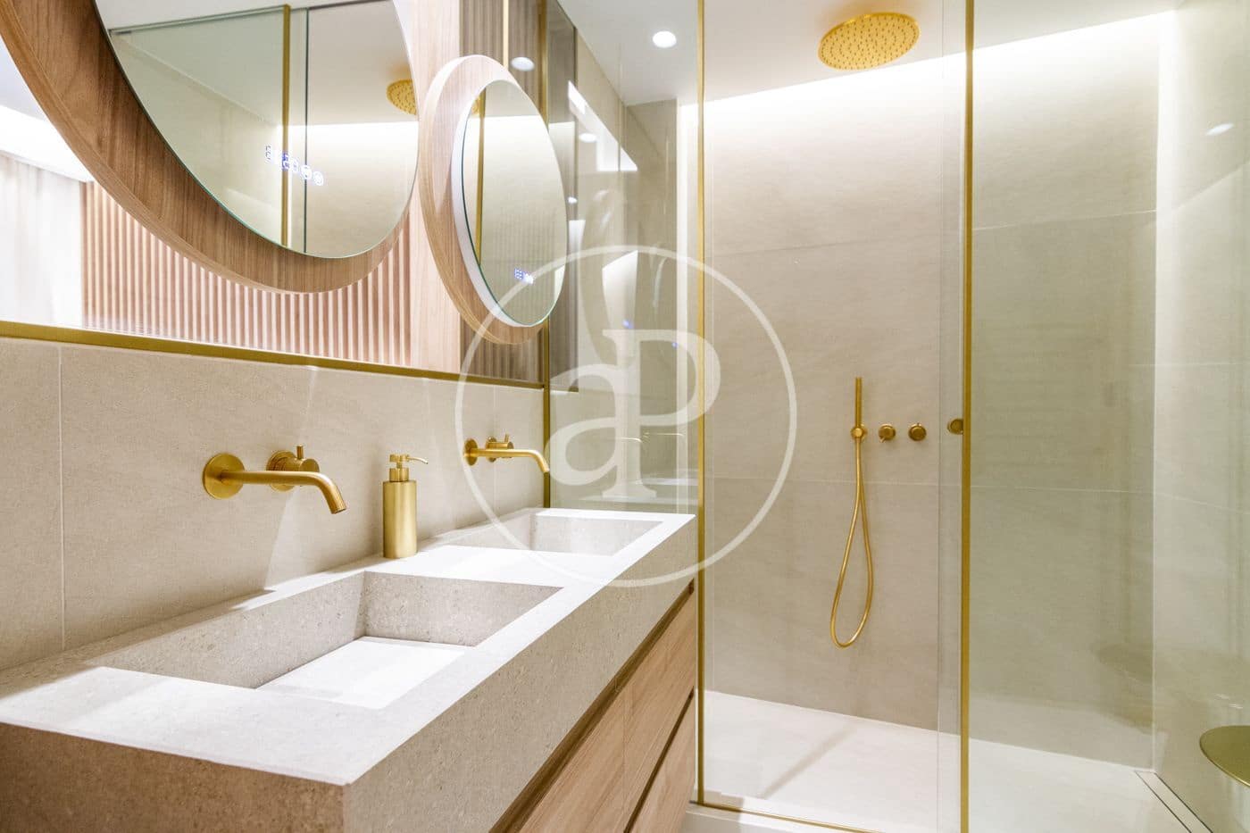 3 quarto Apartamento para arrendar em Madrid cidade - 6 300 € (Ref: 9582951)