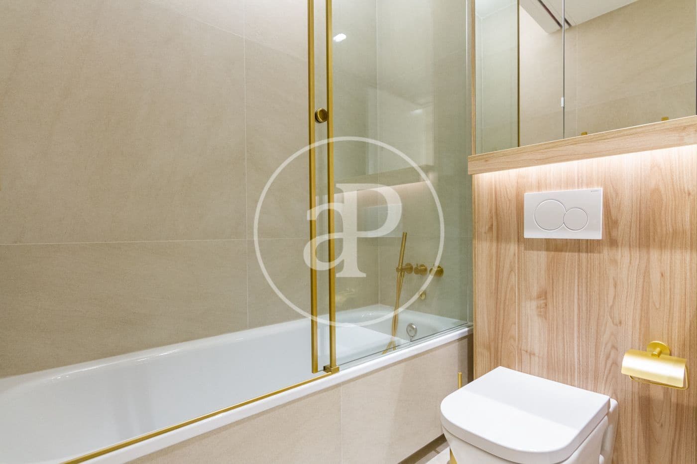 3 quarto Apartamento para arrendar em Madrid cidade - 6 300 € (Ref: 9582951)